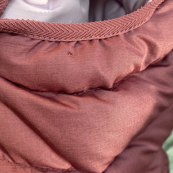 Patagonia Women's Vest in Mauve Pink - Picture 9 of 9